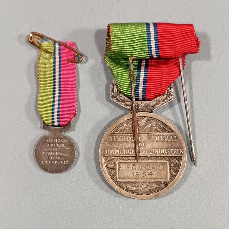 MEDAILLE ET SA REDUCTION DU SYNDICAT GENERAL DU COMMERCE ET DE L'INDUSTRIE ATTRIBUEE EN 1954 TETE D'ATHENA PAR GRANDHOMME